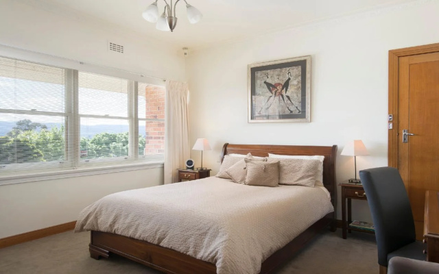 Trevallyn House B & B