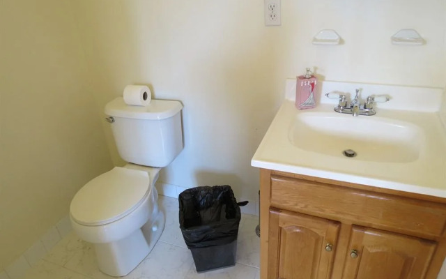 Brooklyn Deluxe Suite Apartments
