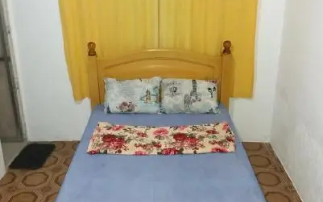 SUíTE EM NOSSA CASA A 450M DA PRAIA