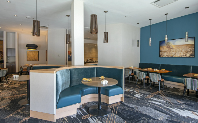DoubleTree by Hilton Hotel & Conference Centre Regina