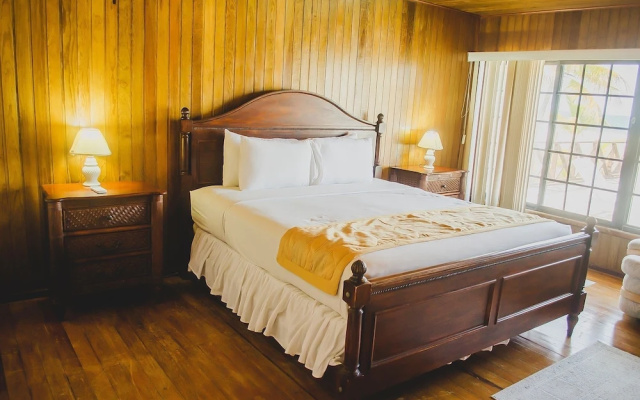 Tela Beach House 1