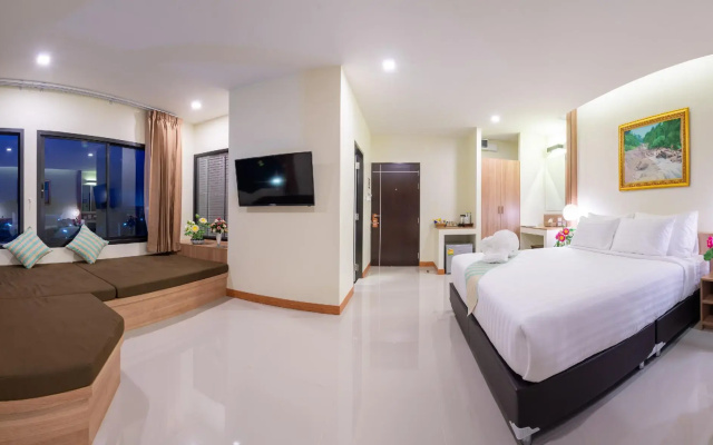 Pura Nakhon Hotel (SHA Extra Plus)