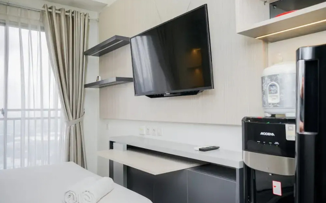 Comfort and Cozy Living Studio Springwood Residence Tangerang Apartment