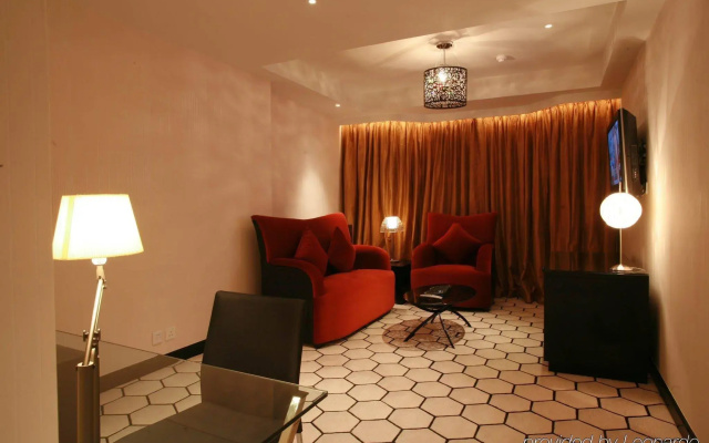 The Luxe Manor