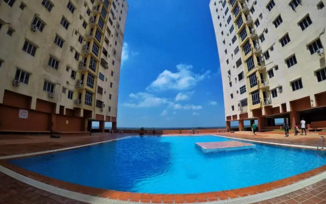 Pelangi Mall Condominum by iHost