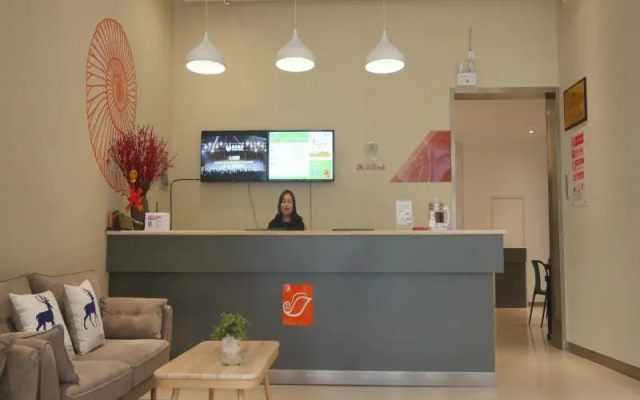Shell Xinxiang Weibin District Railway Station Department Store Hotel