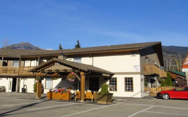 Отель Chalet Continental Motel вид на фасад