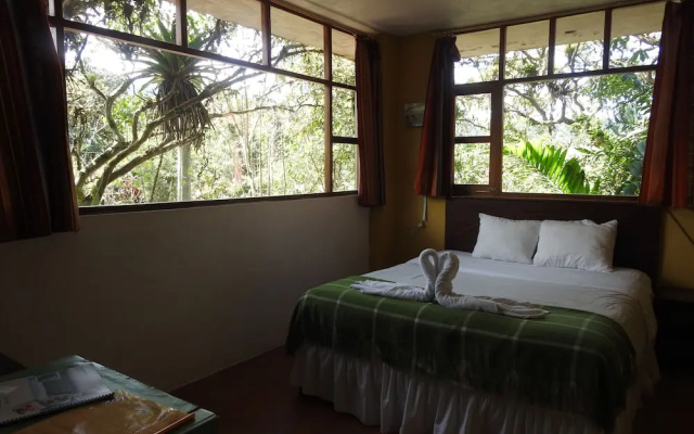 Biohostal Mindo Cloud Forest