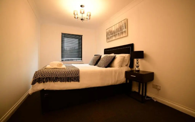 Lavish modern 1 bedroom Apt close to city centre