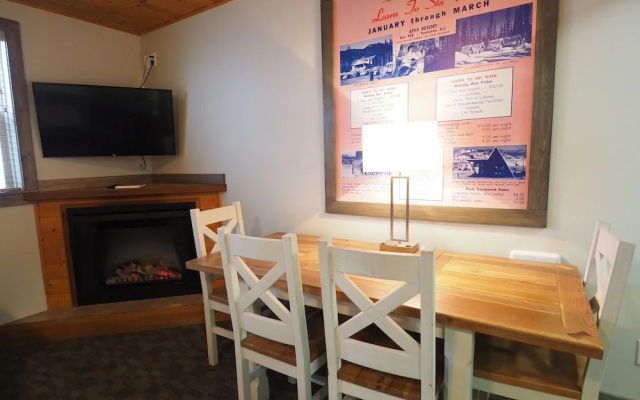 Apex Mountain Lodge Suite 4 Bedrooms 2 Bathrooms Condo