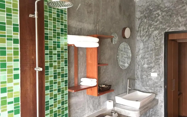 Green Papaya Resort