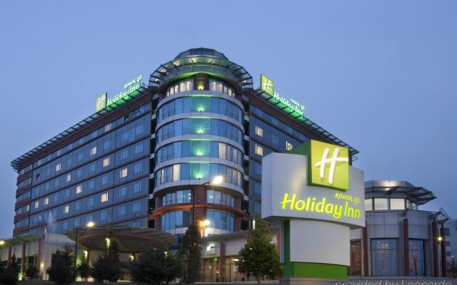 Гостиница Holiday Inn Almaty вид на фасад