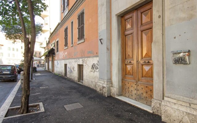 Апартаменты Violet Vatican Apartment вид на фасад