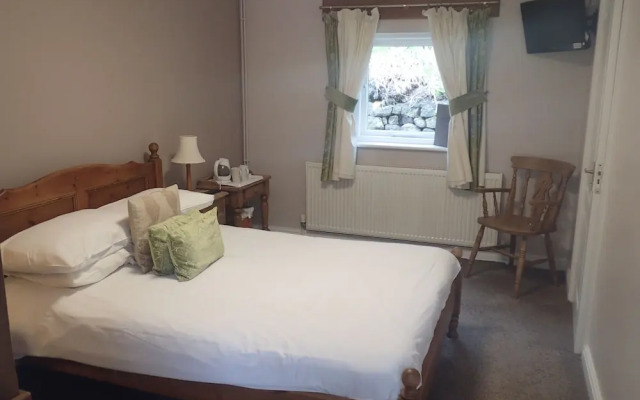 Ladybower Inn