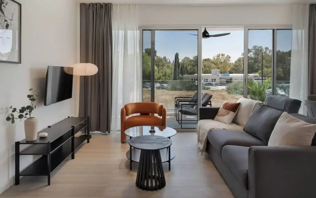 Phaedrus Living: Travertine Residences 101
