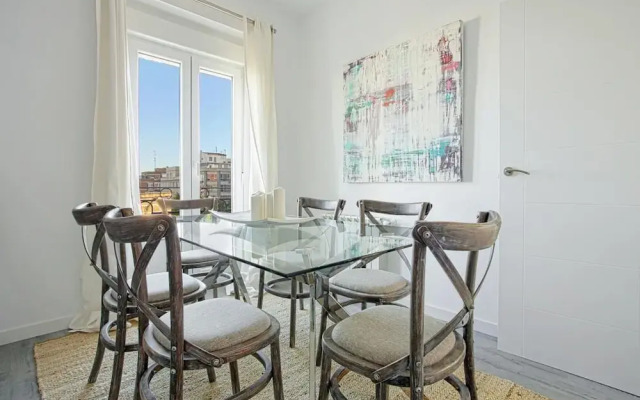 Exclusive 3BD Apartment Near Reina Sofia Museum Reina Sofia II
