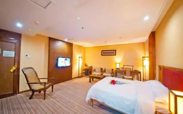 Sunshine 100 You Tan Hotel