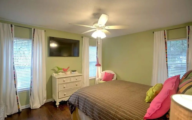 4310 14th Street by Hodnett Cooper