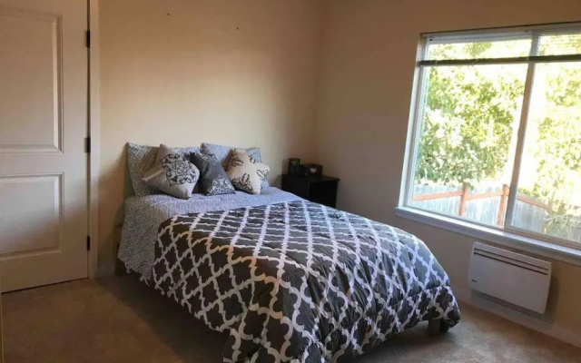 1746 130th (6 bedrooms)
