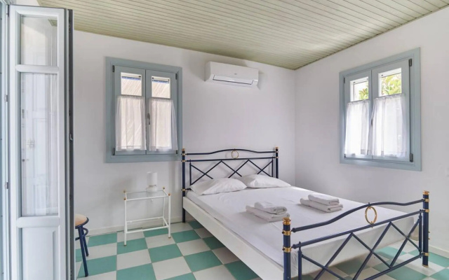Santa Maria Villa in Paros