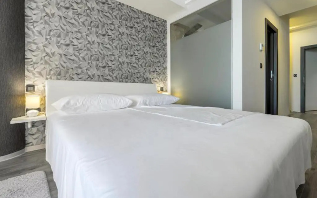 Sea View Luxury Rooms Seven of Nine