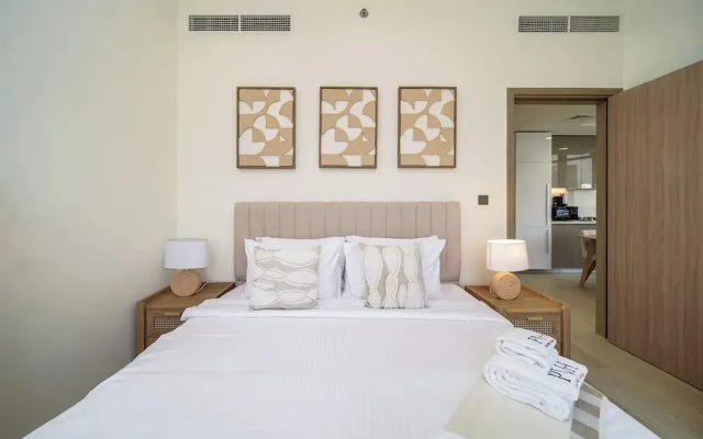 PVH - Stylish 1BR - Azizi Riviera