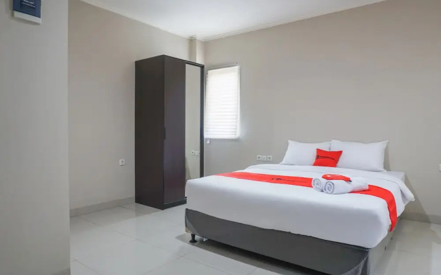 Residences by RedDoorz near MT Haryono