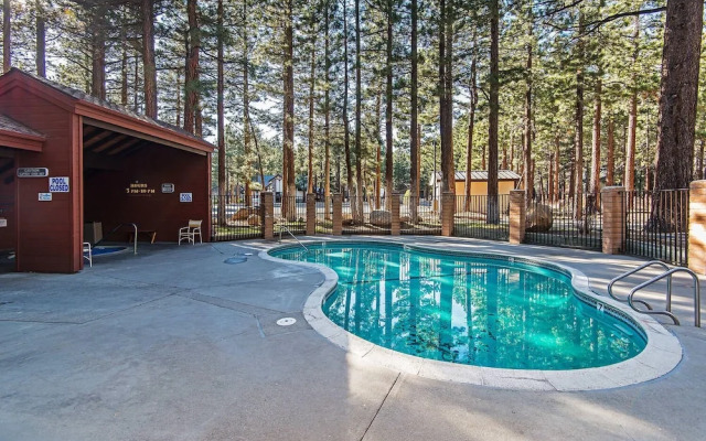 Winterset #18 - Shared Pool & Near Skiing!