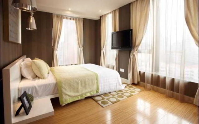 Q-City Hotel