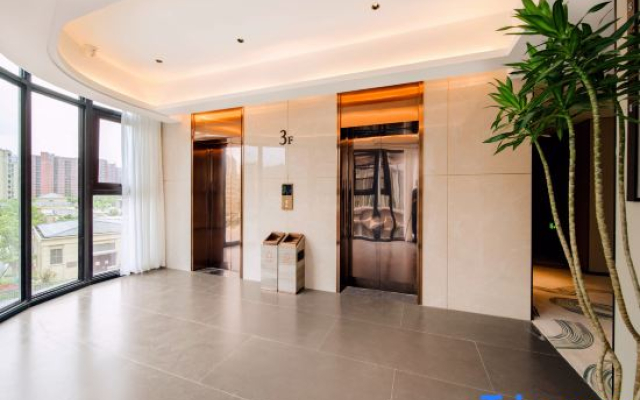 Manju Hotel (Zhoushan Baolong Plaza Children's Park)