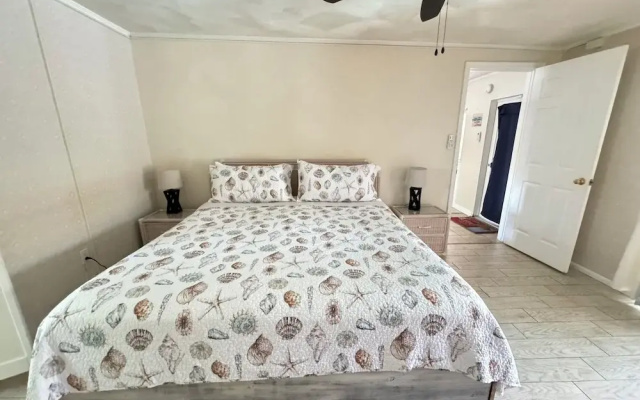 Tropical Villas of Venice Beach
