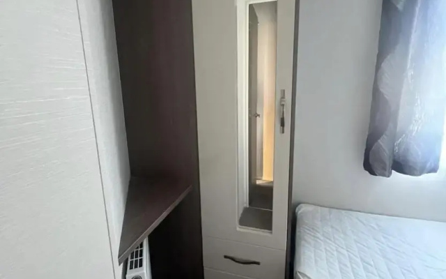 2 bed Platinum-sleeps 6-decking-free Parking