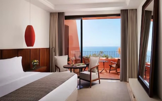 Курорт Tivoli la Caleta Resort