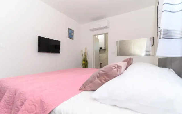Luxury 90 m2 Apt.w.balcony & Spectacular sea View