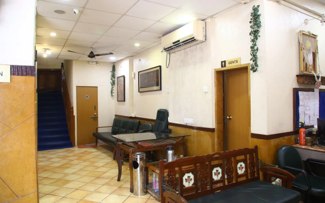 Hotel Highway Inn (Complimentary Wi-Fi)