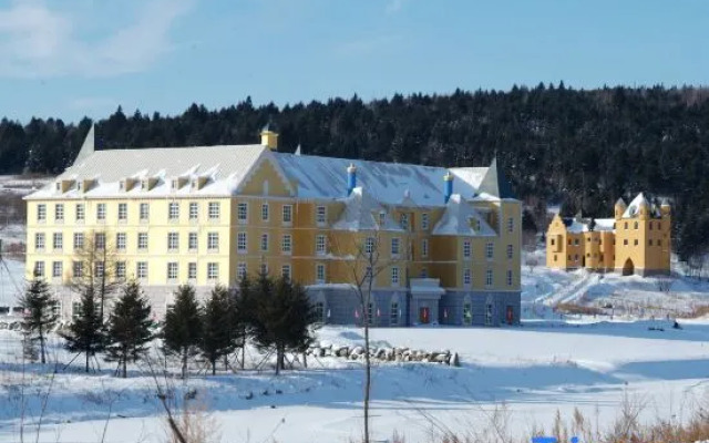 Ya'oulong Castle Hotel