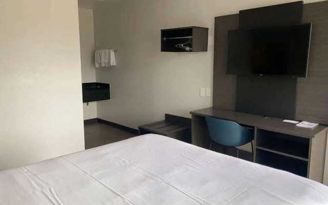 Studio 6 Albuquerque, NM – Midtown