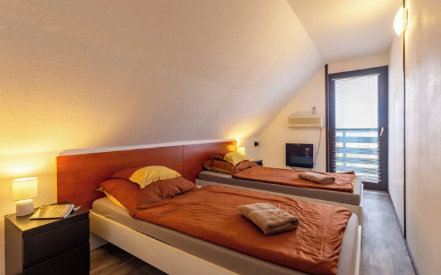 Karesz Holiday Home