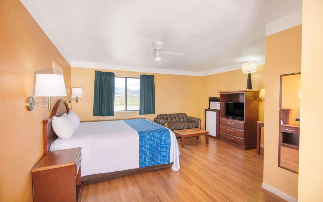 Travelodge by Wyndham Kingman