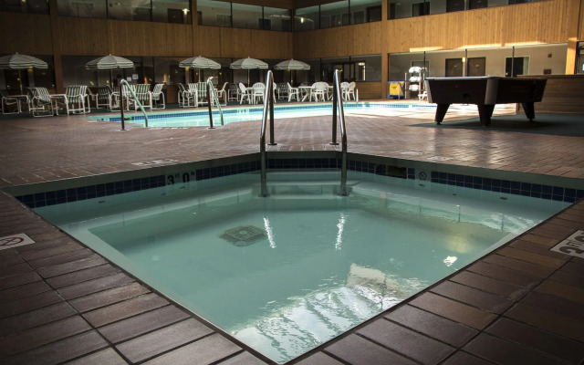 Woodfield Inn and Suites