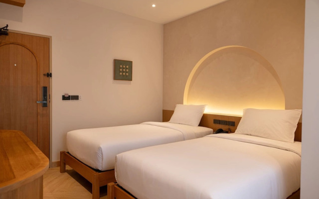 Taupe Hotel