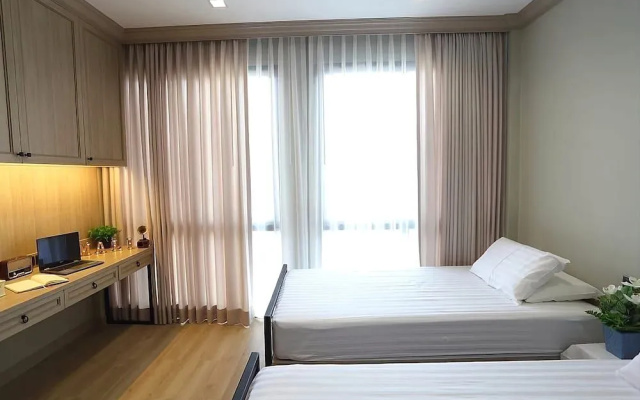 Mali at Wongsawang Boutique Hotel