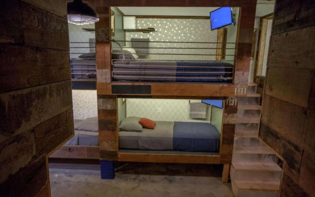 PodShare Los Feliz - Hostel