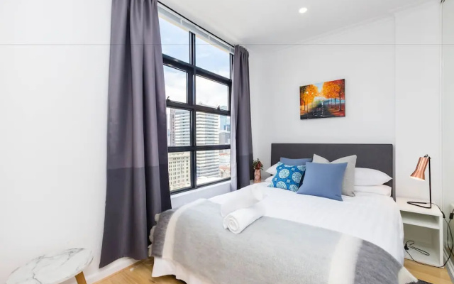 ROLAND, 1BDR Melbourne Apartment