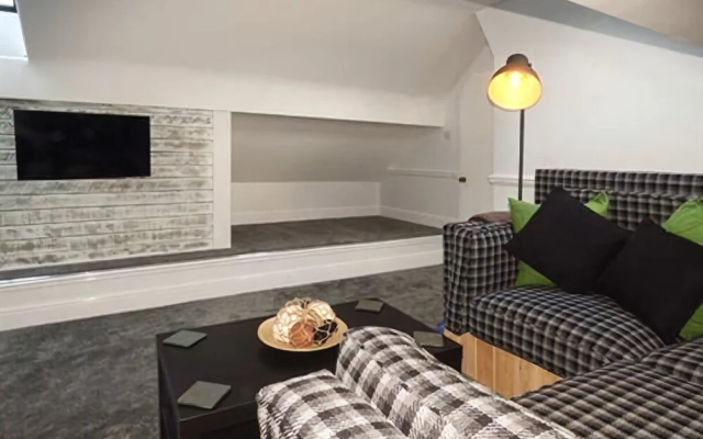 Pavilion Gardens Apartment