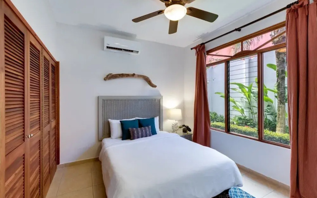 Magnificent and Spacious Poolside 3BR Condo