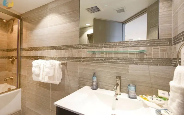 Alexander 1404 - 2 Br Apts