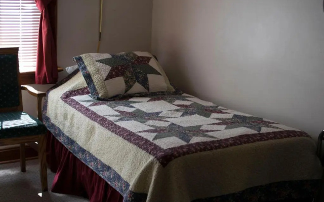 Crandell Mountain Lodge