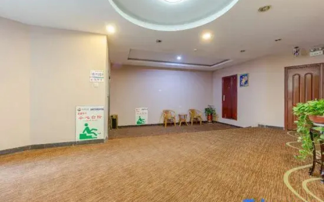Tiandi Renhe Chain Hotel (Jiefang Road East Bus Station)