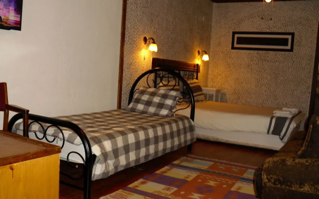 Akropolis Hotel